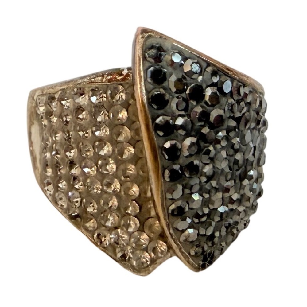 JCM Brass Shield Ring Women Size 8 Gold Tone Pave Crystal Good Statement VTG‎